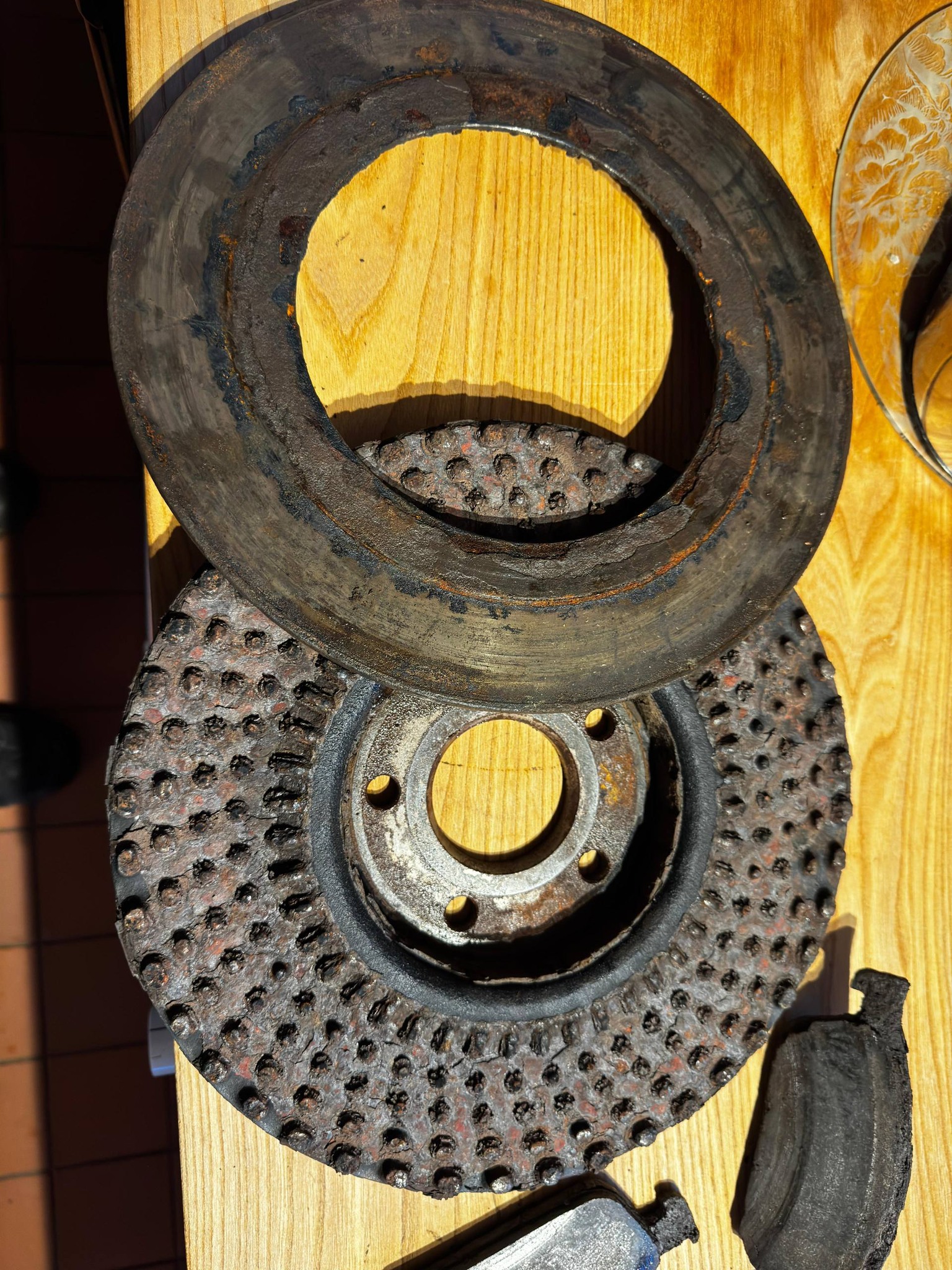 Tyre and wheel assembly