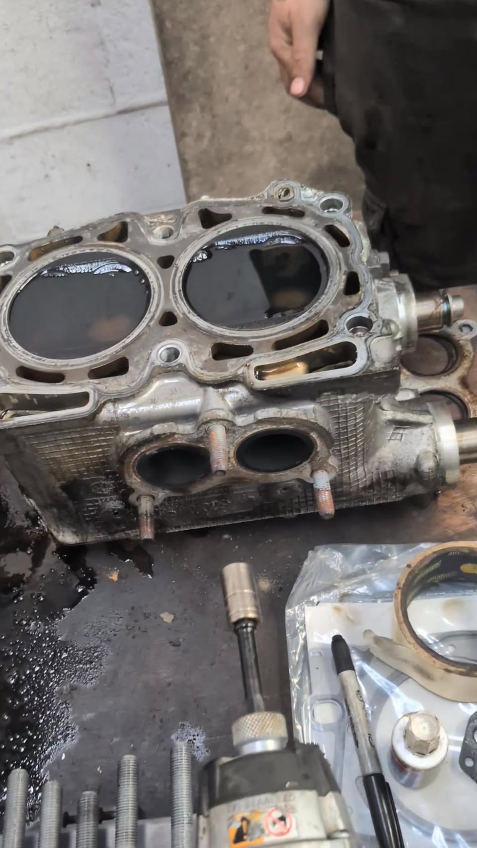 Engine cylinder head gasket repair